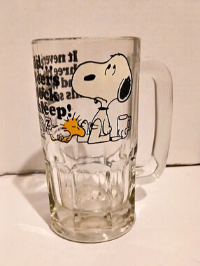United Feature Syndicate Peanuts Snoopy and Woodstock It Never Fails Root Beer